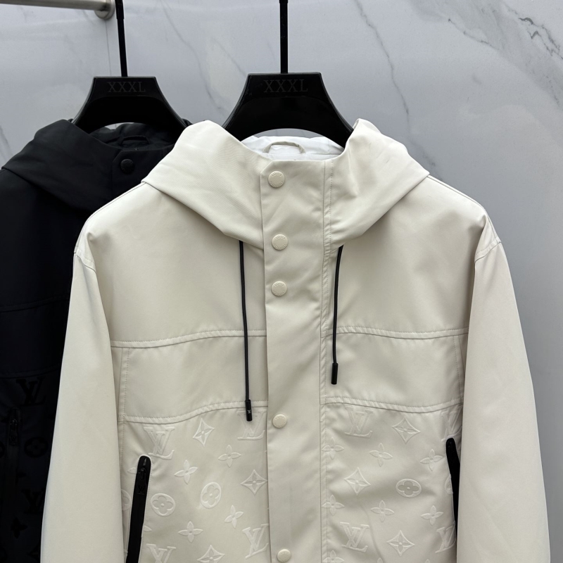 l0vis Vvtt0n outwear